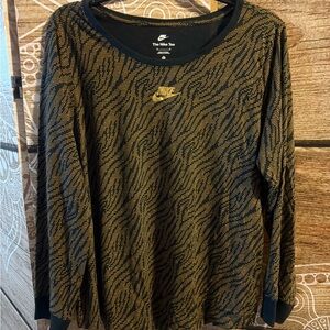 Nike Black and Gold Patterned Long Sleeve Shirt